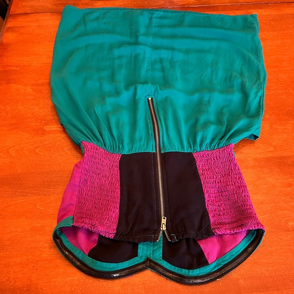 2009 Exhilaration-Size L Romper - Picture 3 of 4